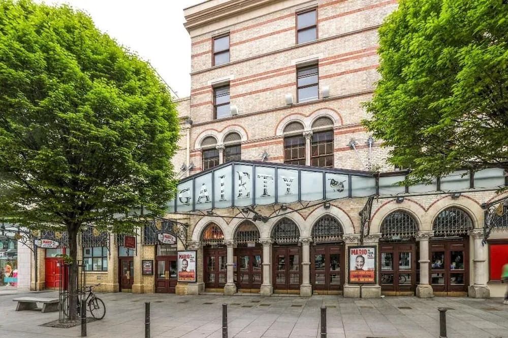 Gebäude