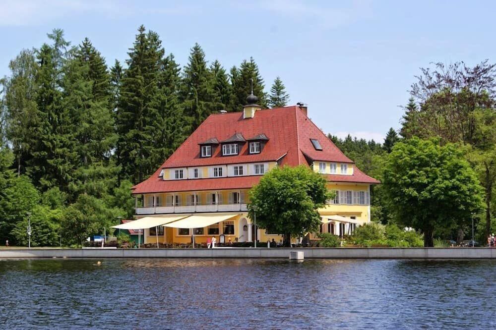 Gebäude