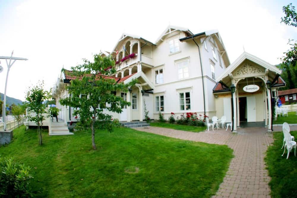 Gebäude