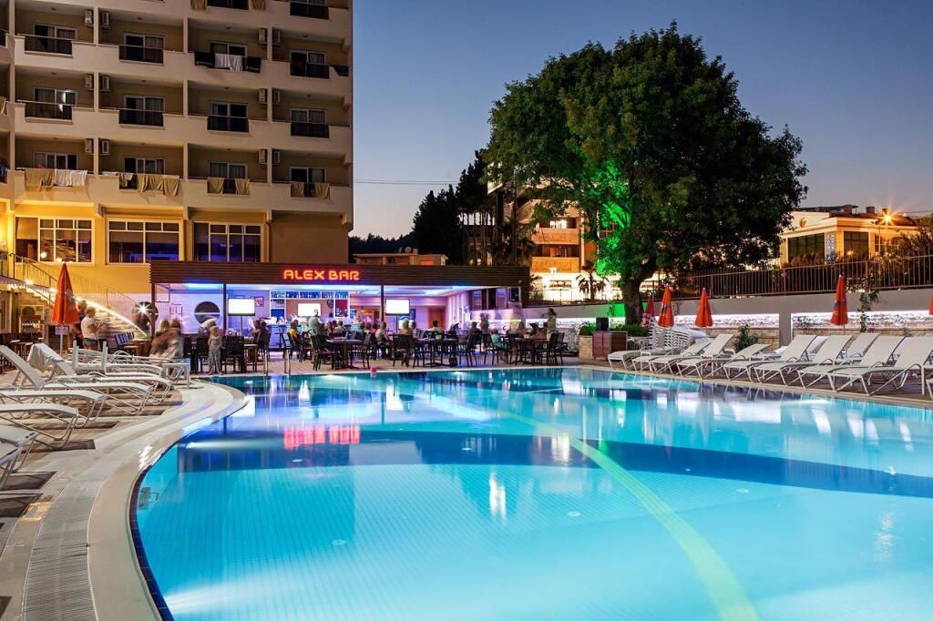 Pool Foto