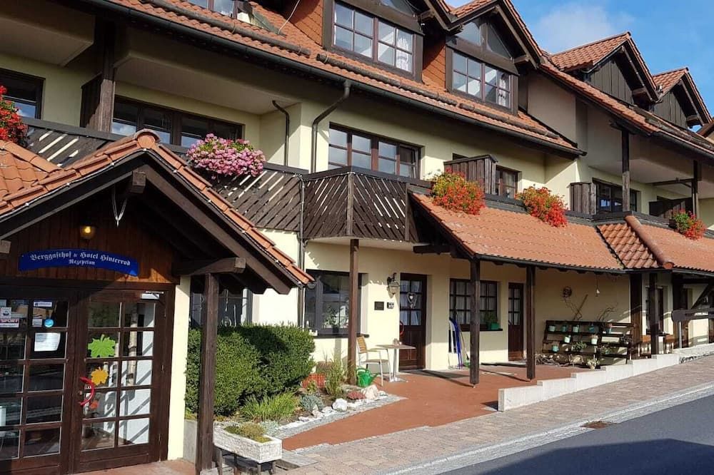 Gebäude