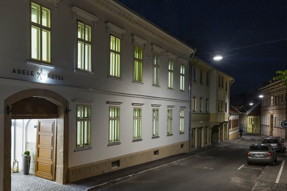 Gebäude