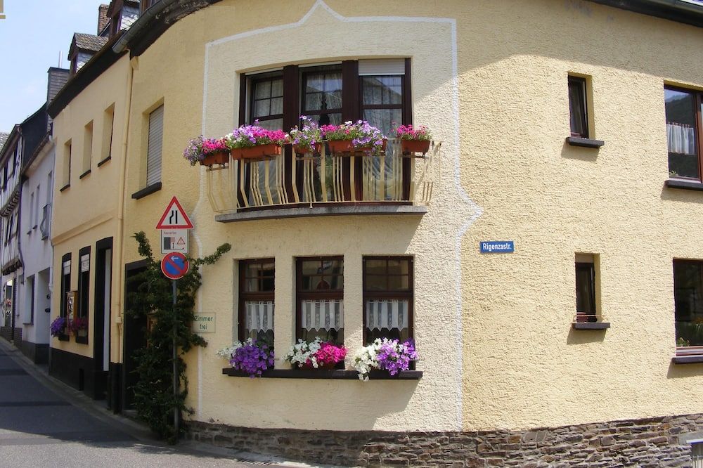Gebäude