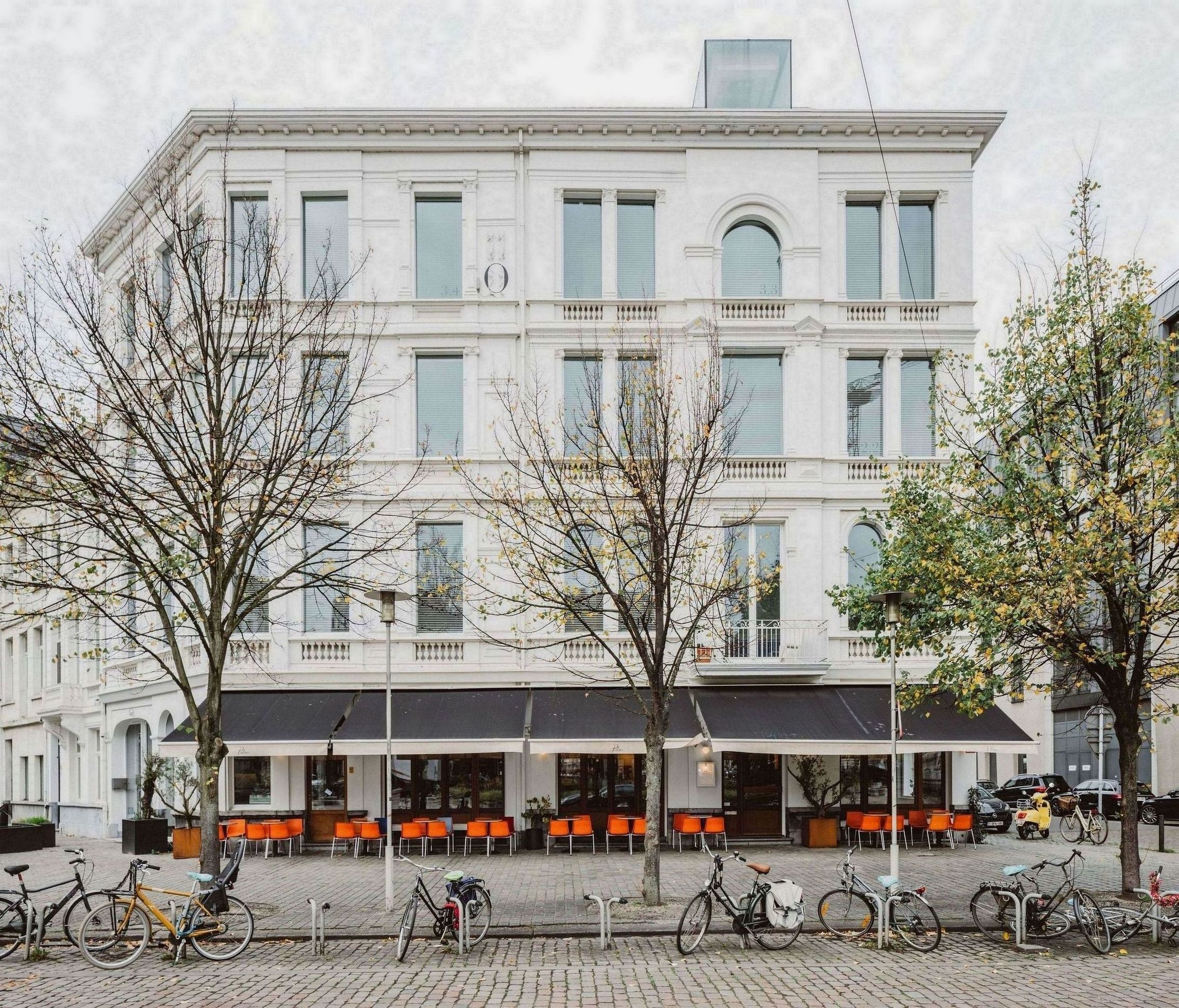 Gebäude