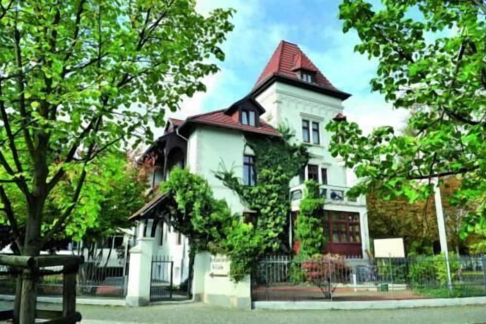 Gebäude