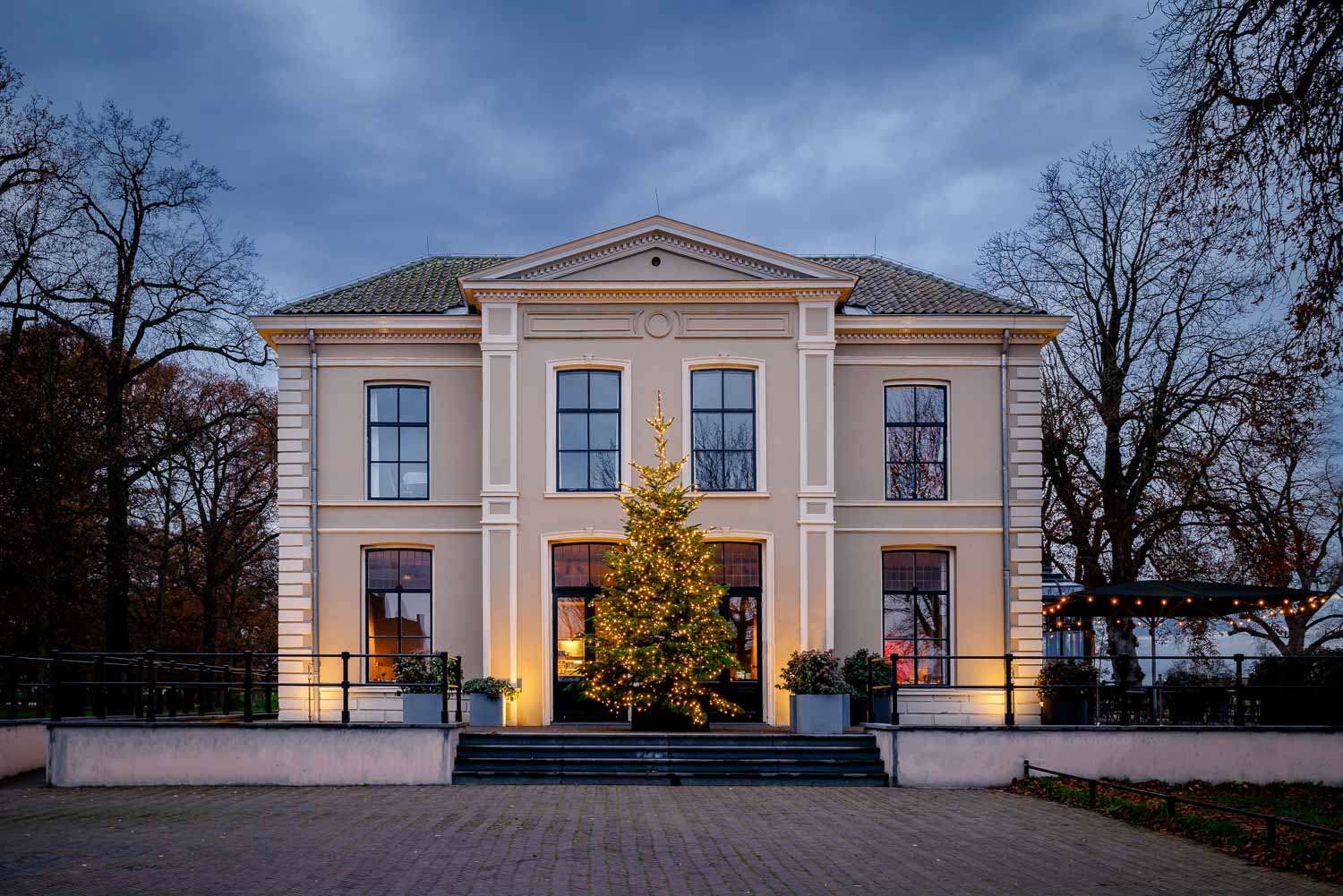 Gebäude