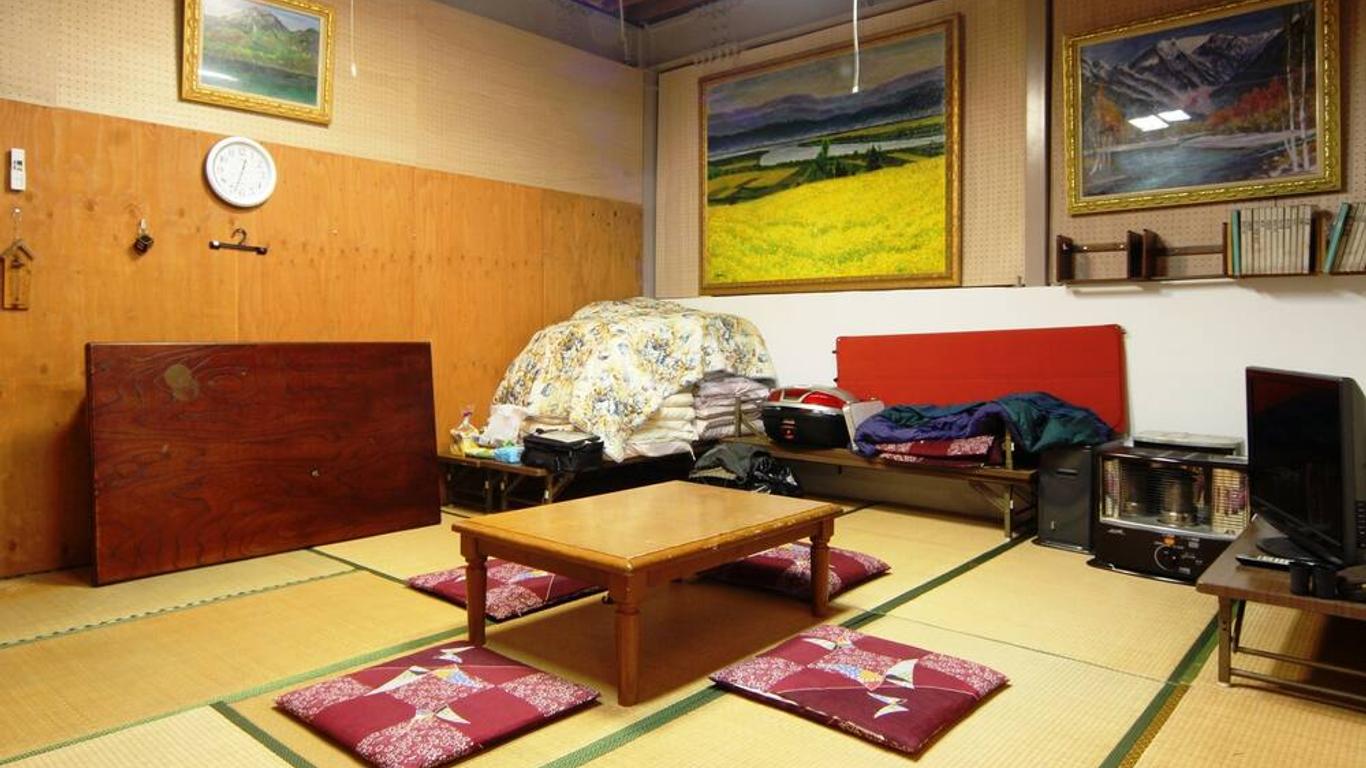 Guesthouse Tomoshibi - Hostel