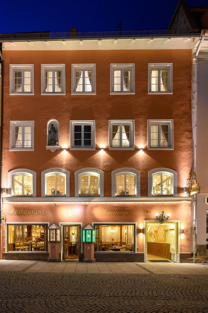Gebäude