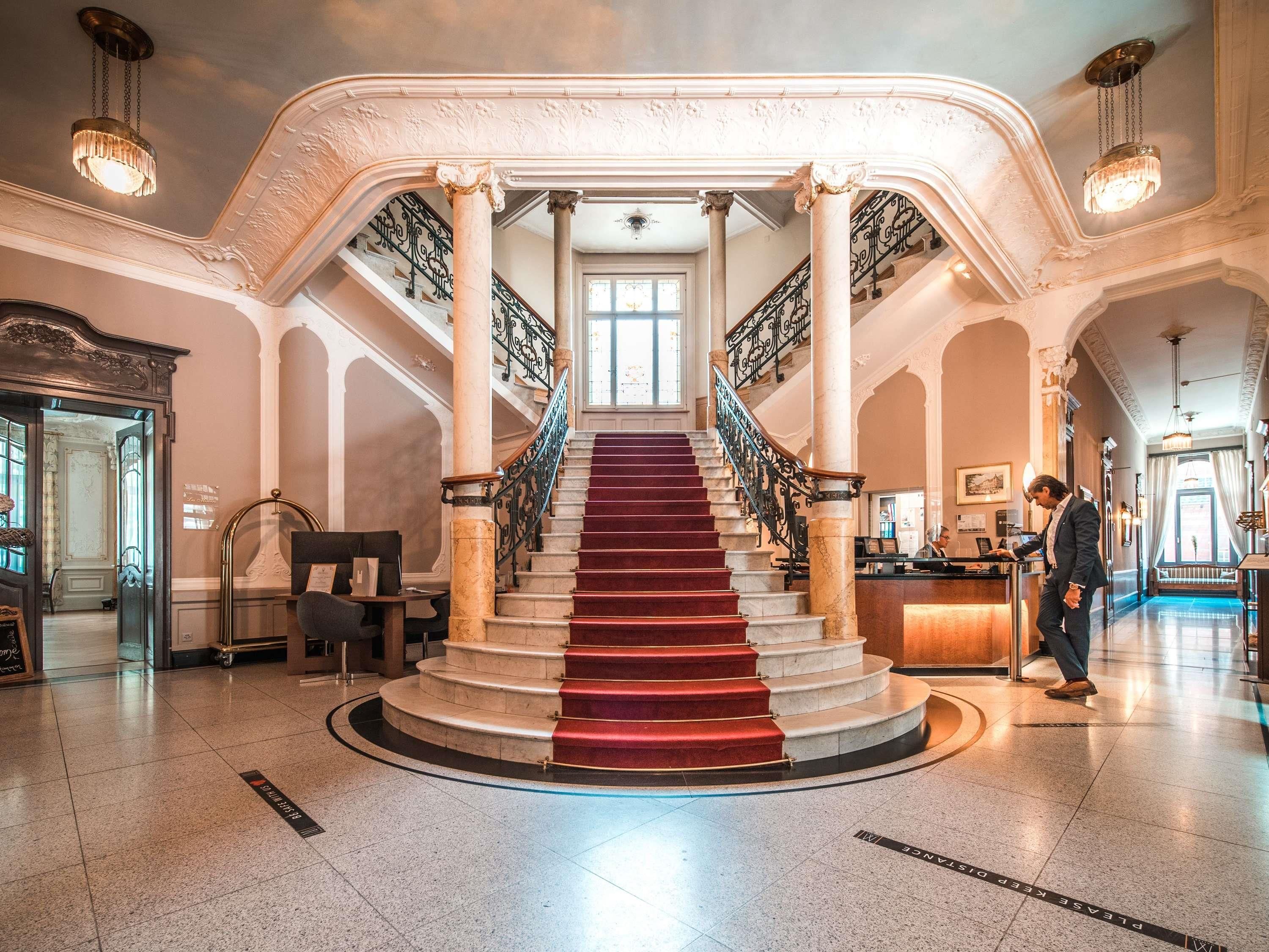 Gebäude
