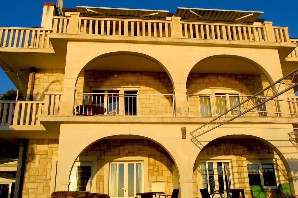 Gebäude