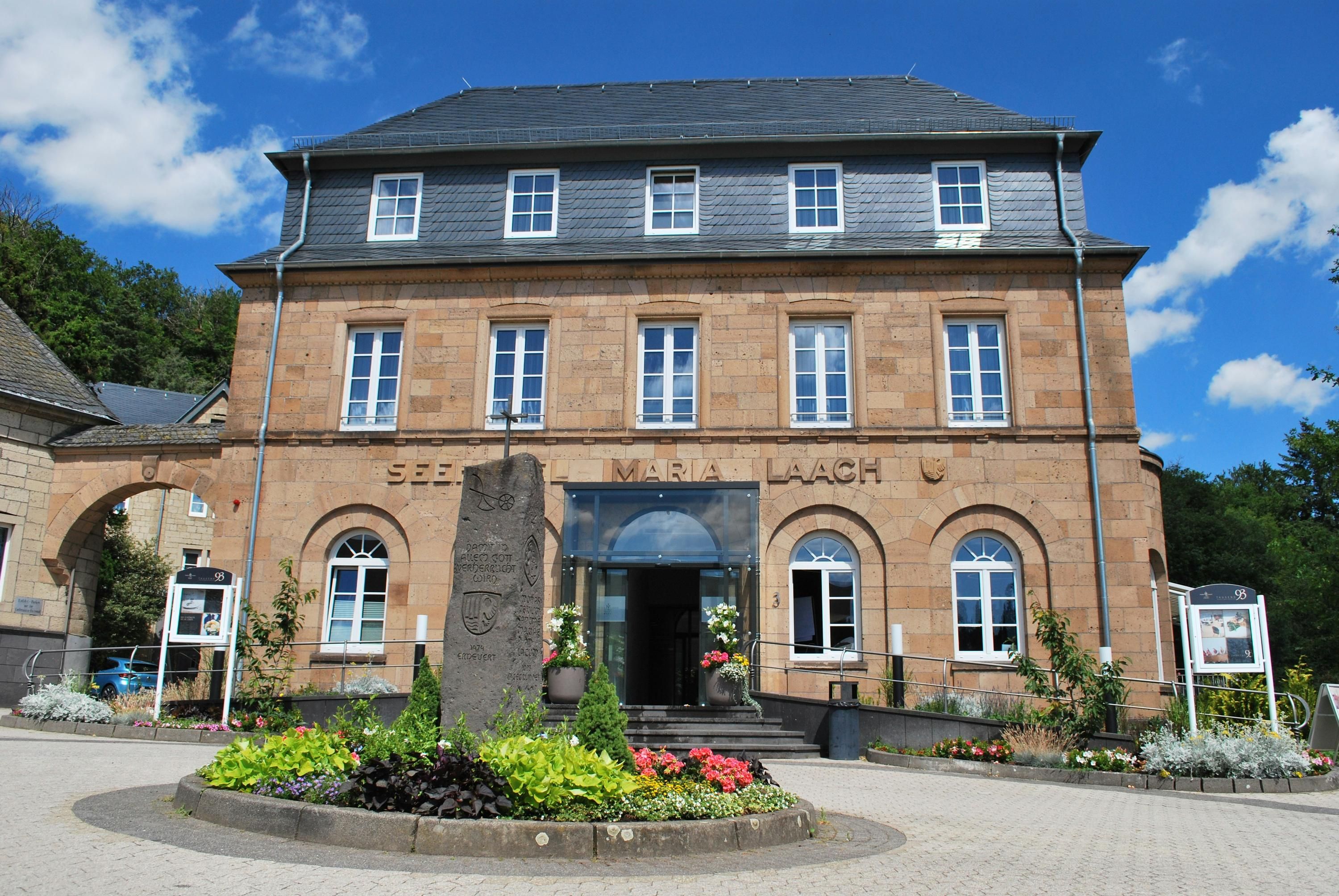 Gebäude