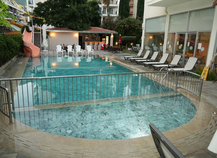 Pool Foto