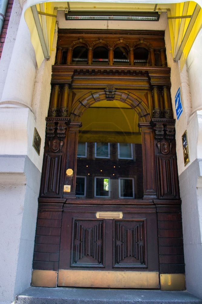Gebäude