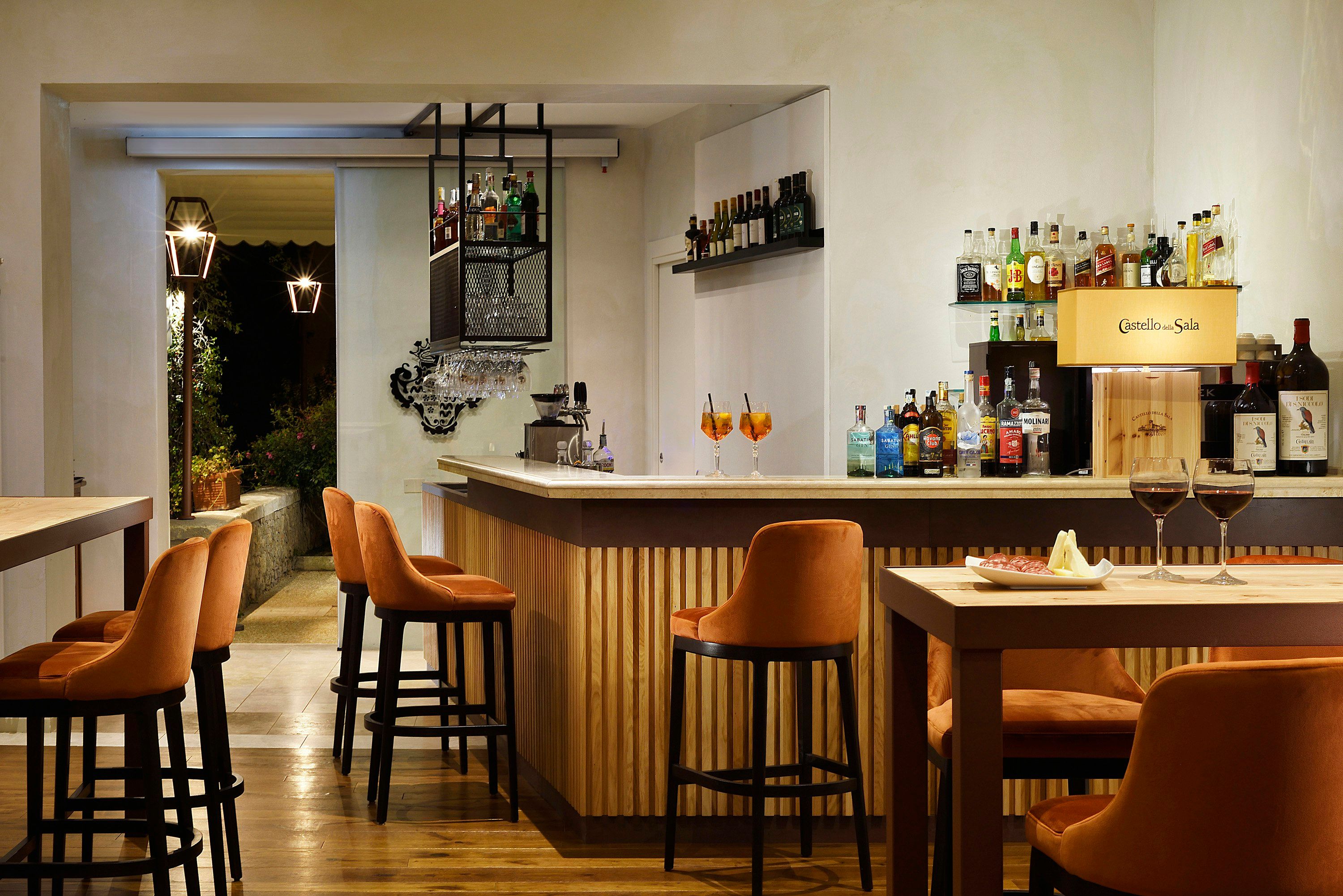 Bar