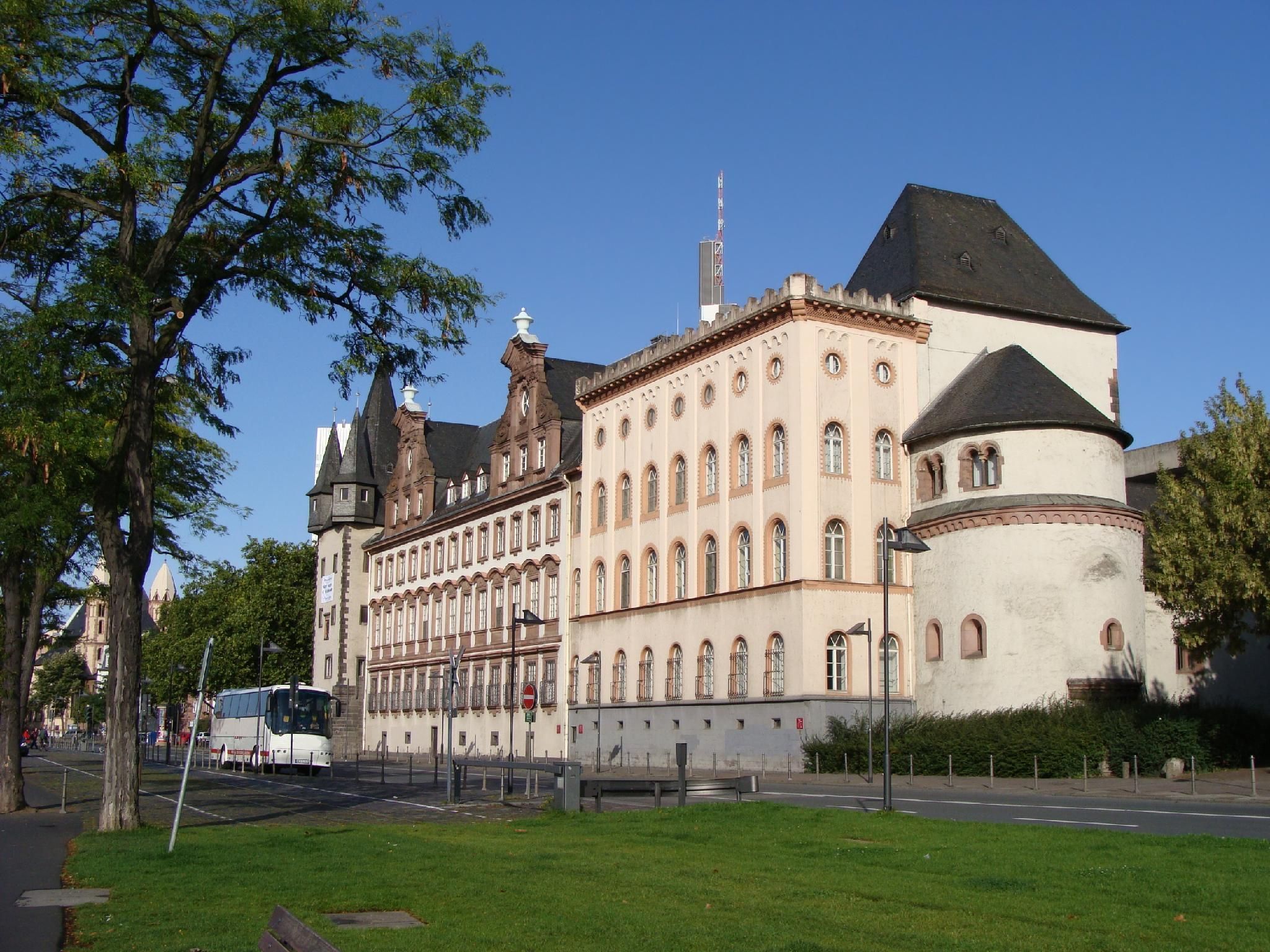 Gebäude