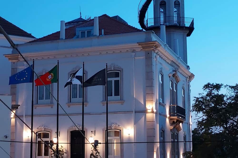 Gebäude