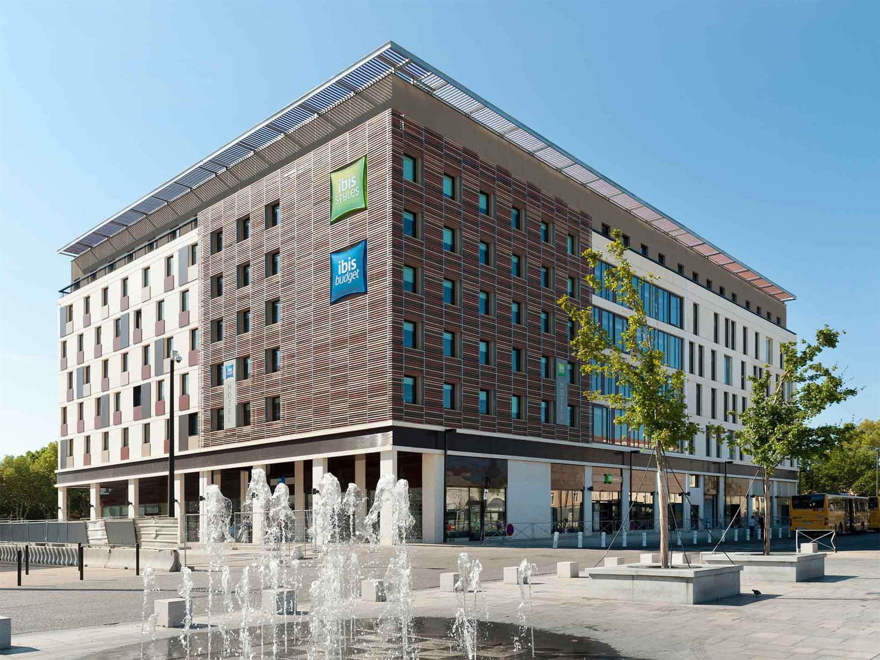 Gebäude
