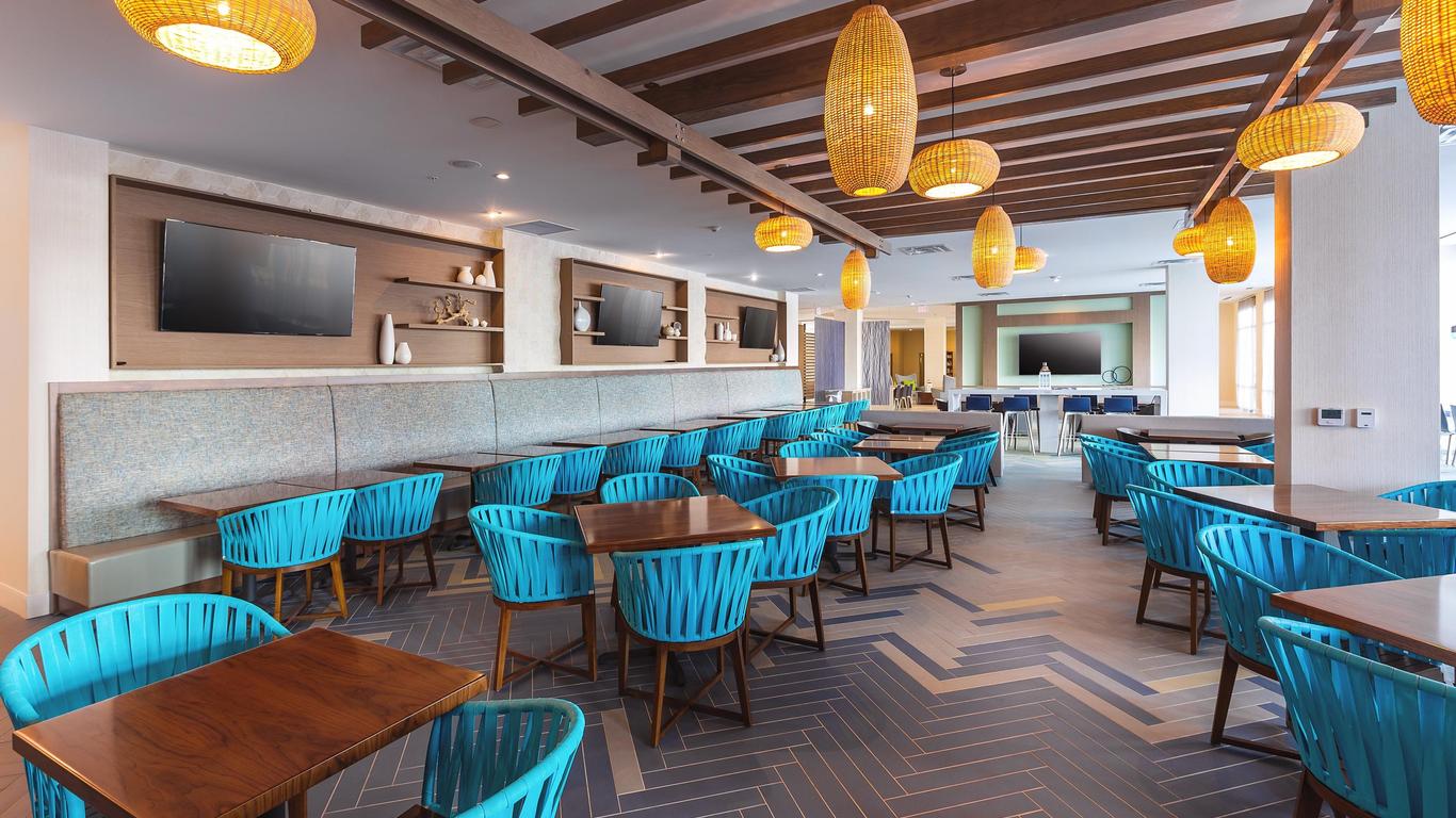 Holiday Inn Express & Suites - Orlando At Seaworld, An IHG Hotel