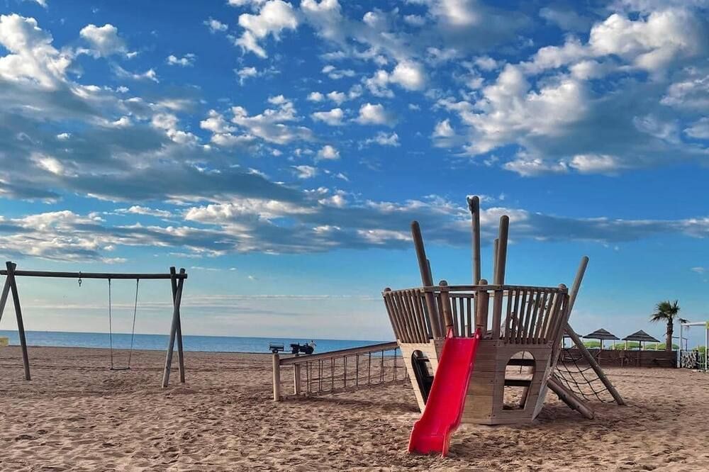 Strand
