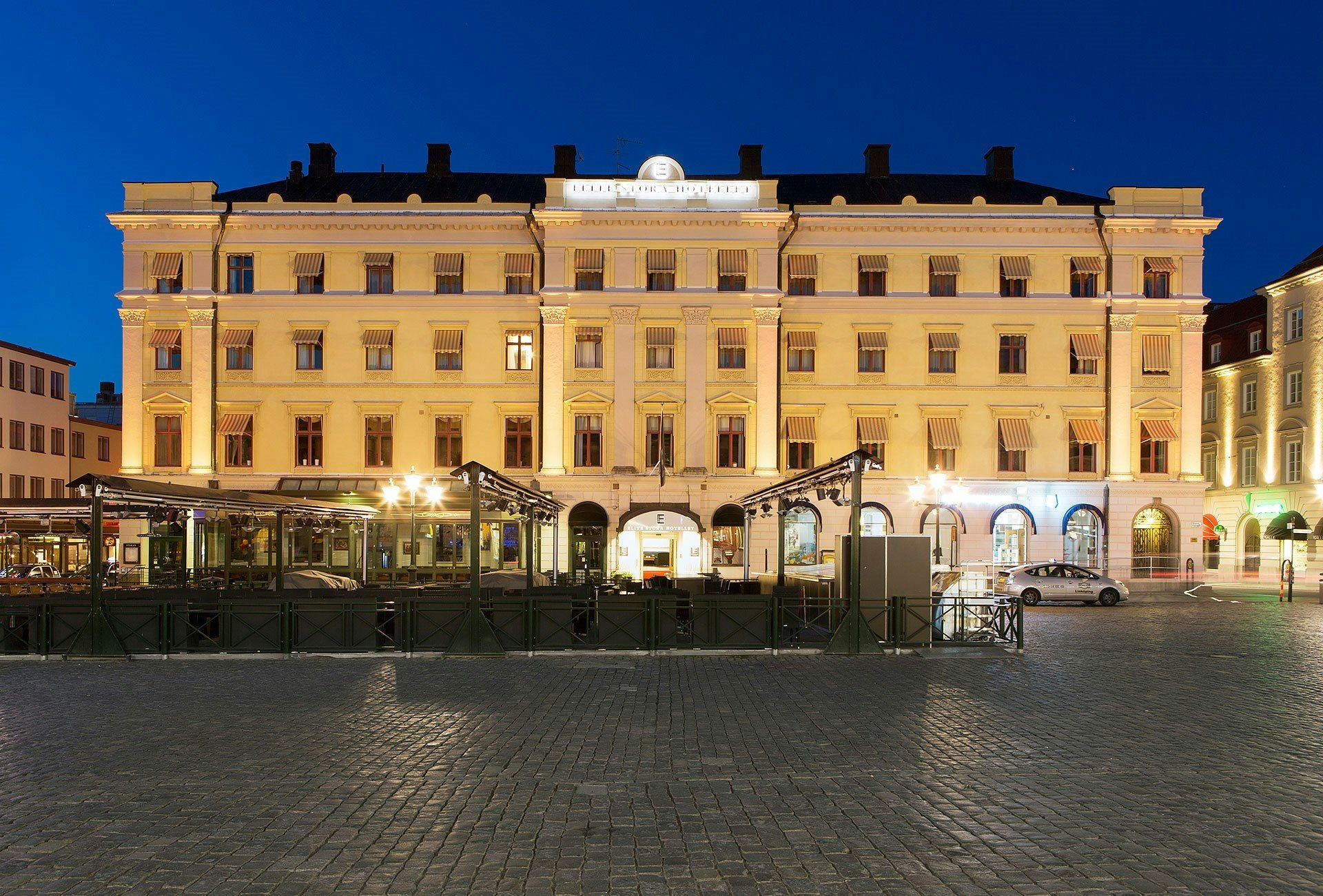 Gebäude