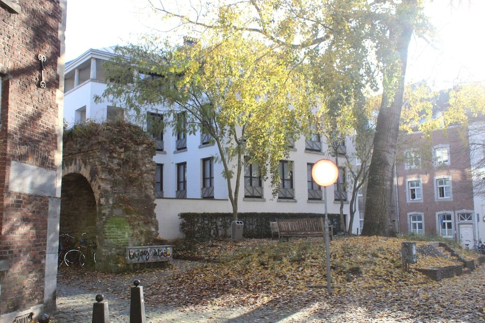 Gebäude