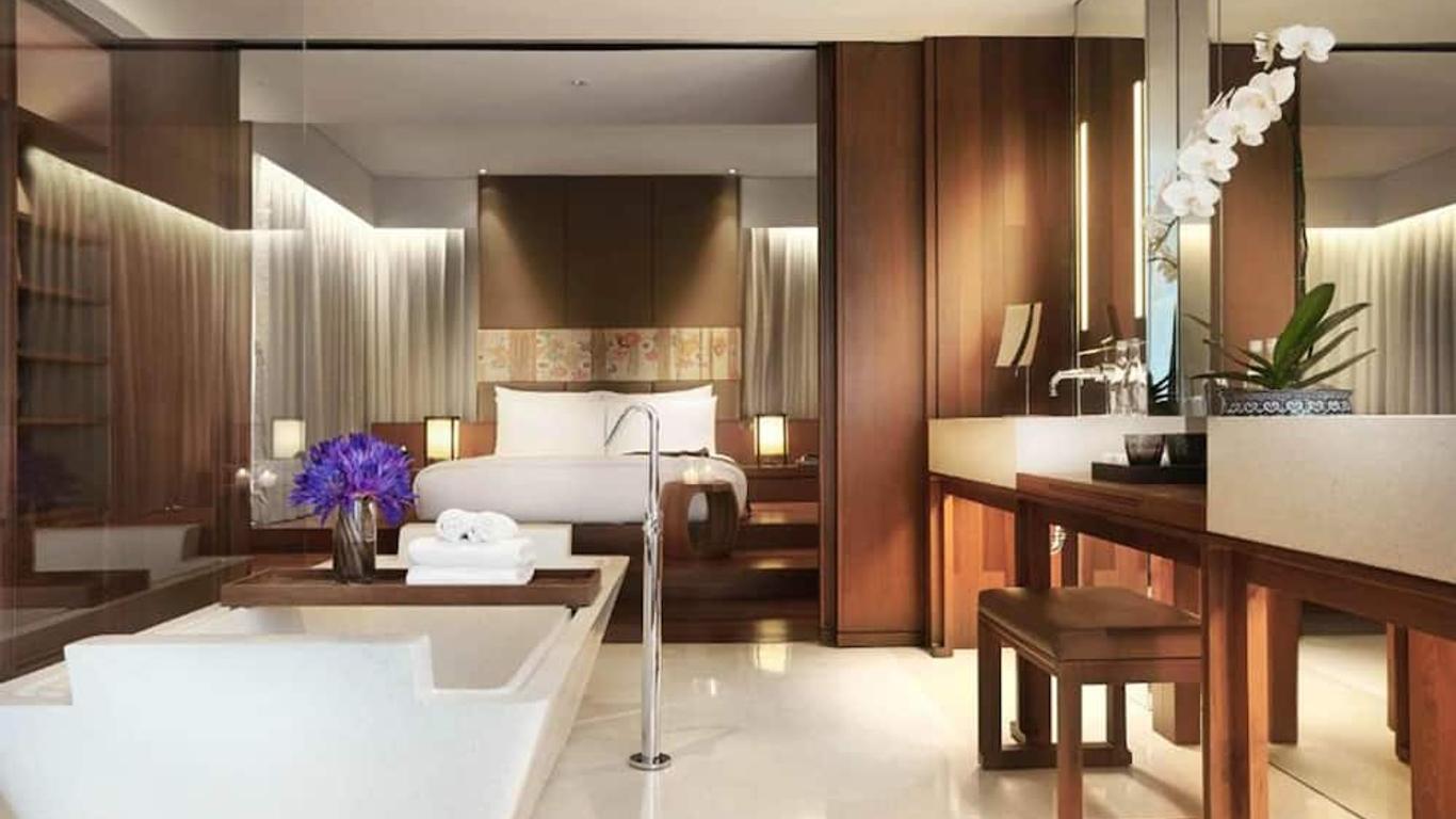 Hansar Bangkok Hotel