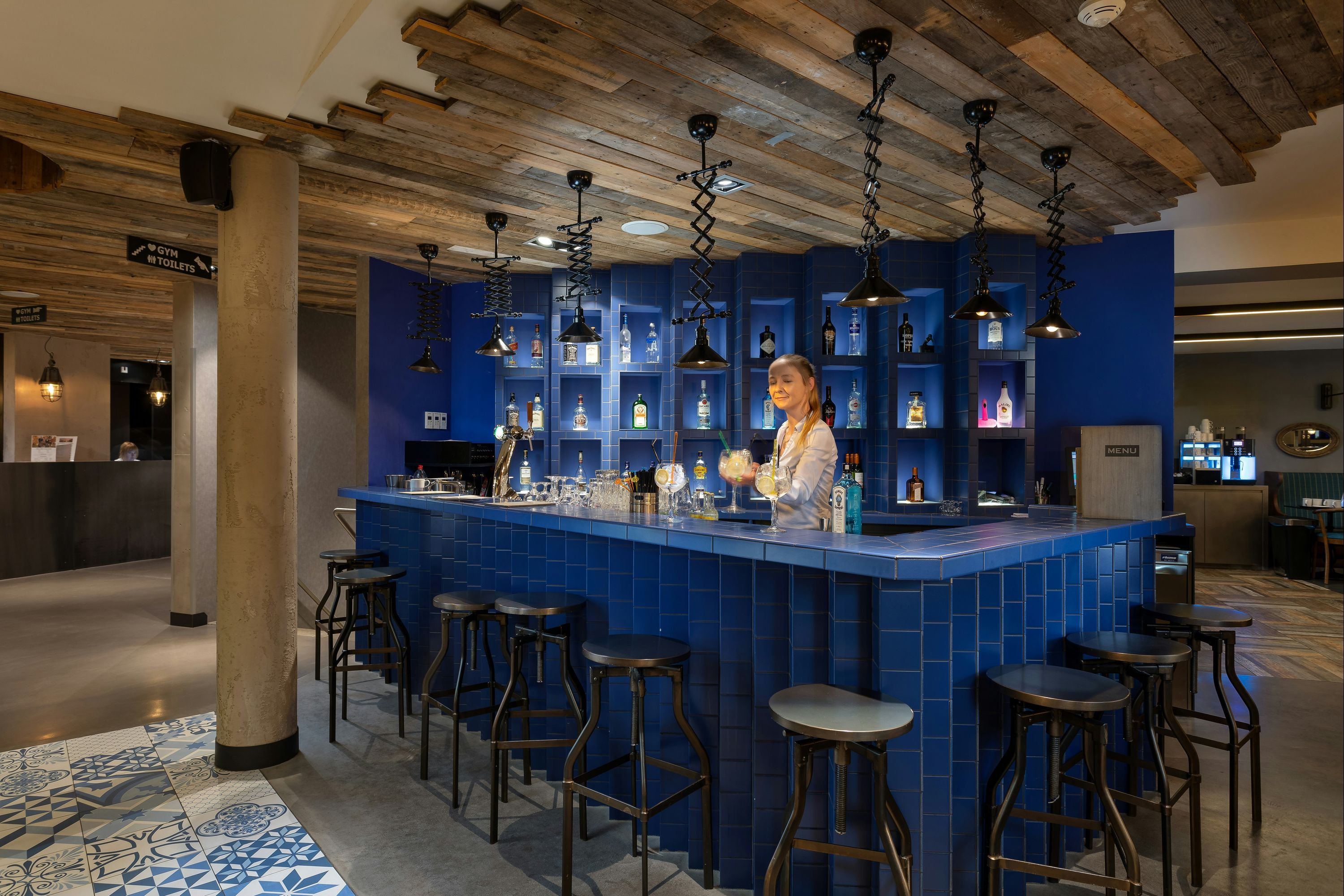 Bar