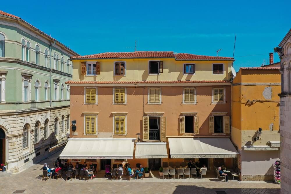 Gebäude