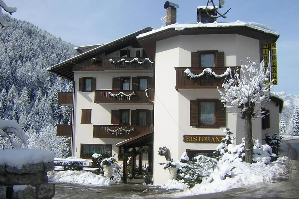 Gebäude