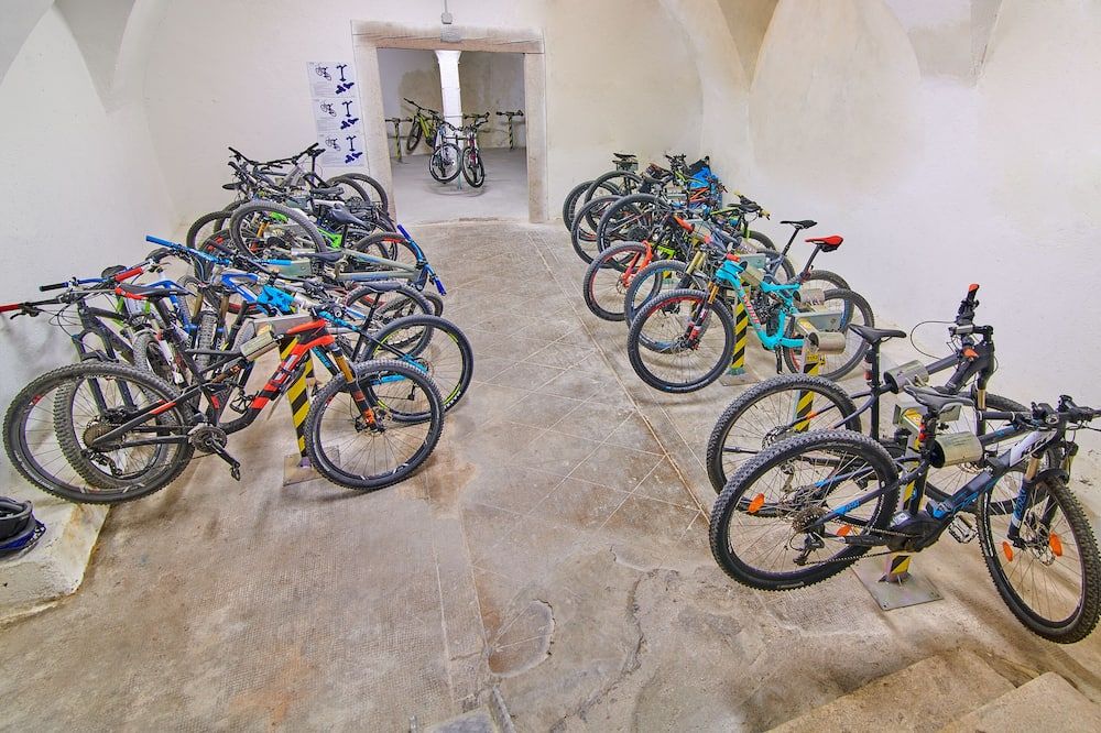 Sonstige