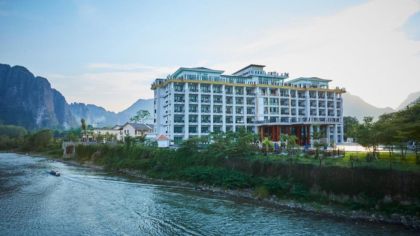 Thavisouk Riverside Hotel