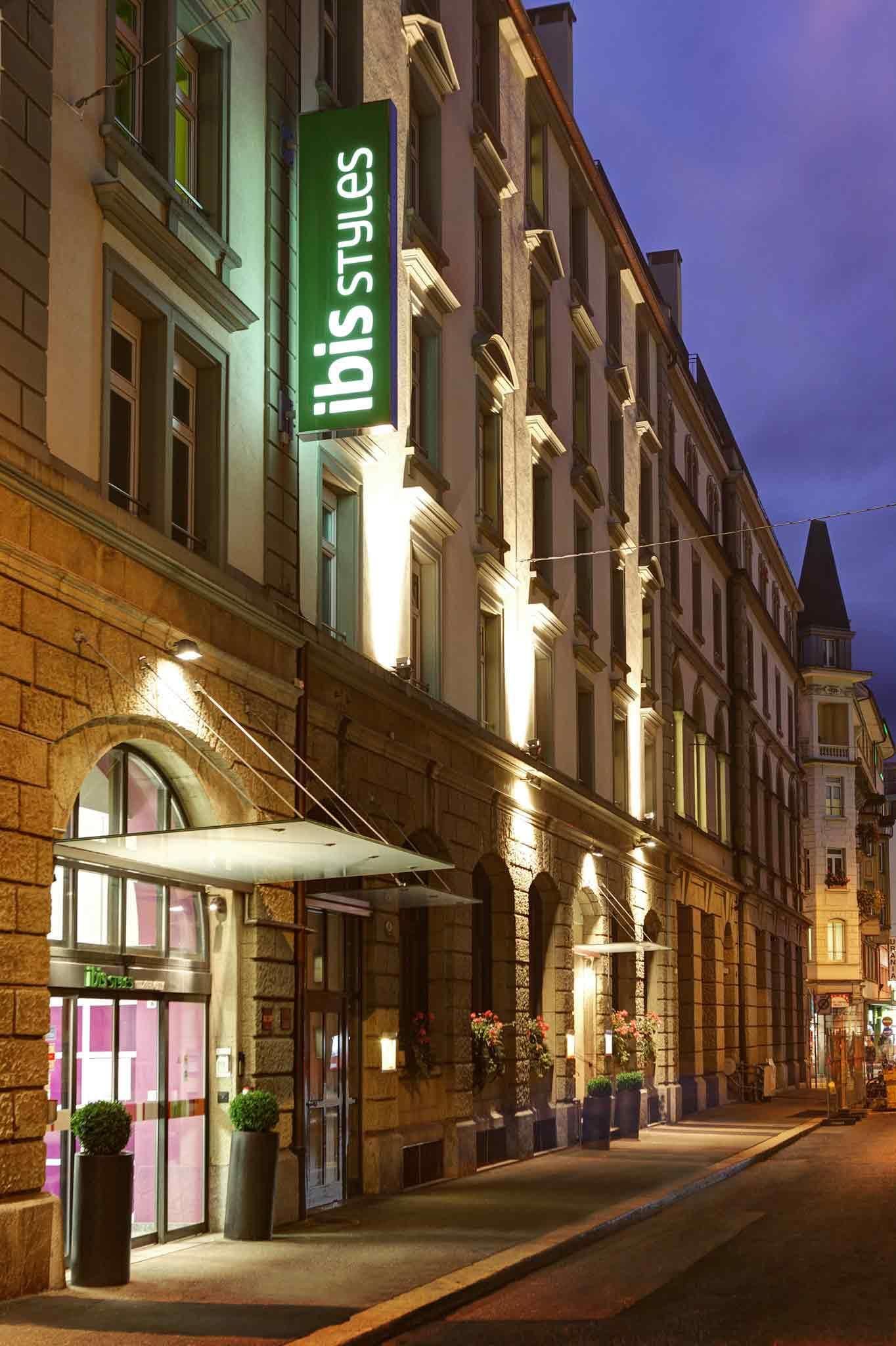 Gebäude