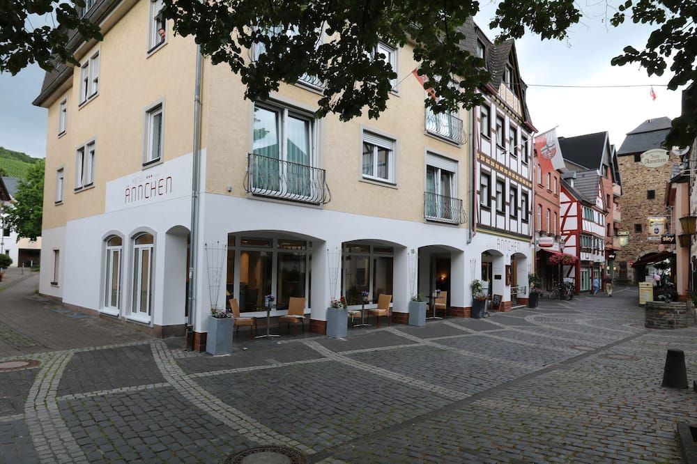 Gebäude