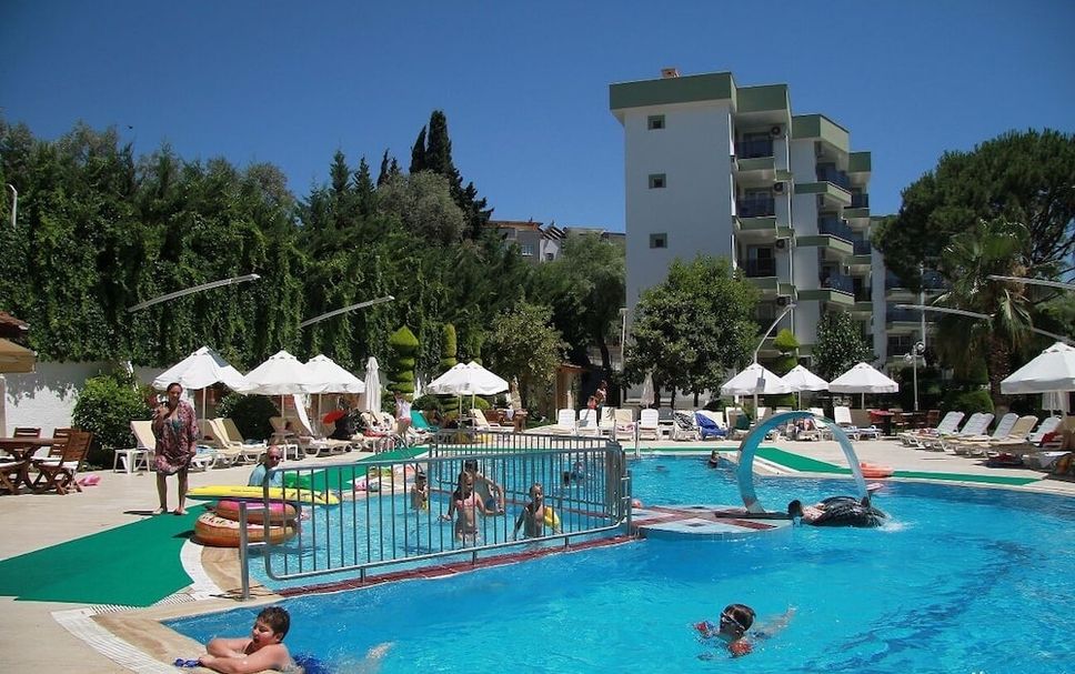 Pool Foto