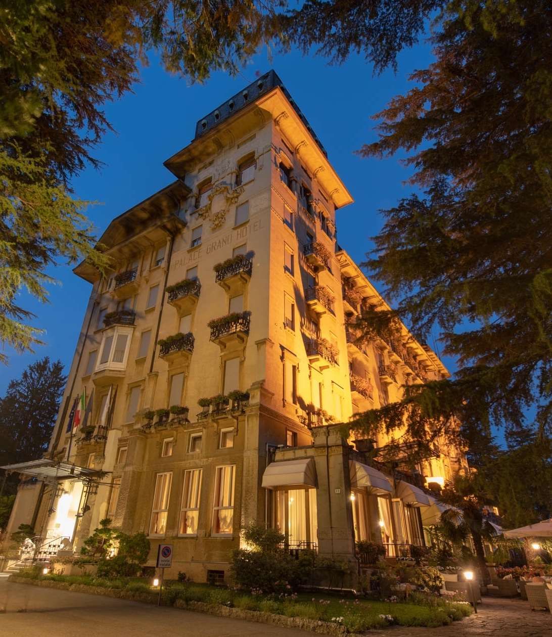 Gebäude