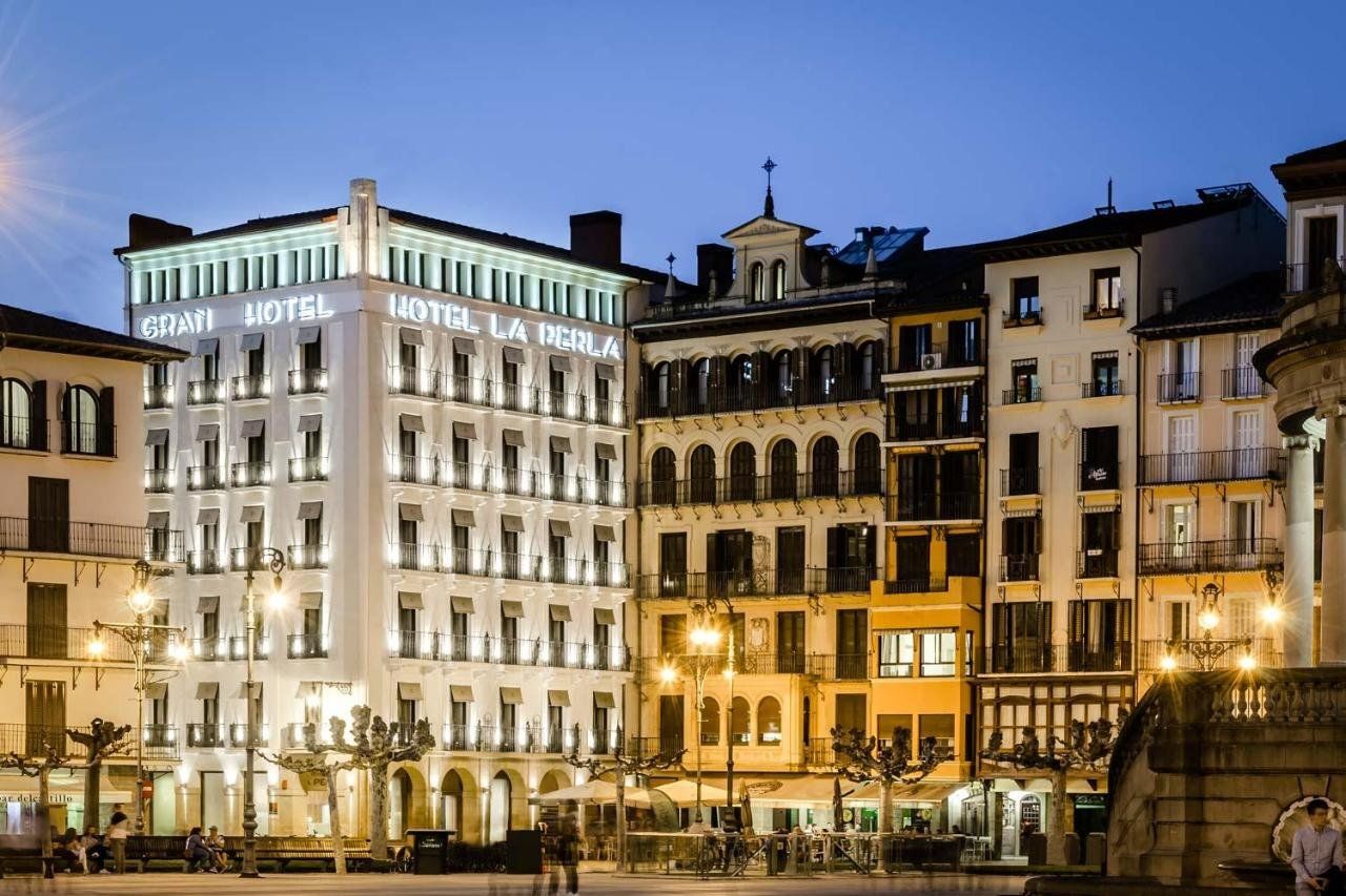 Gebäude