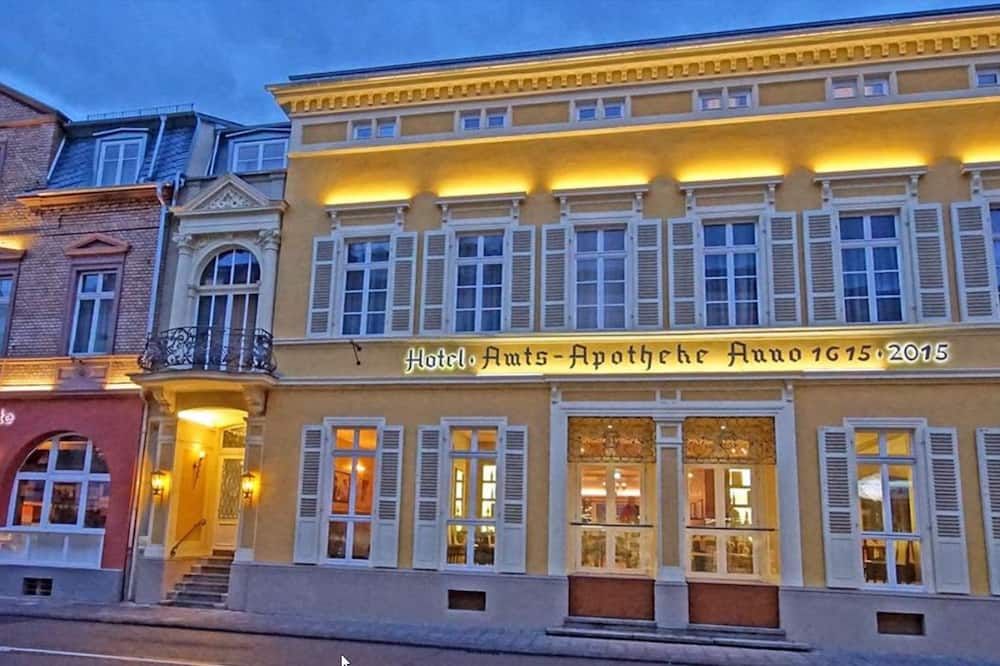 Gebäude