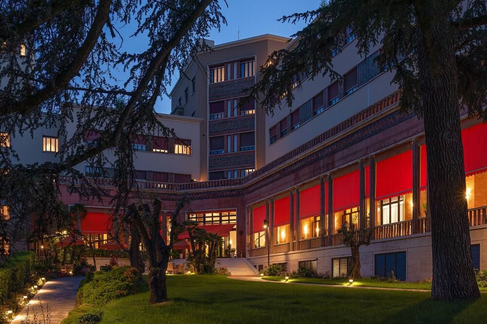 Gebäude