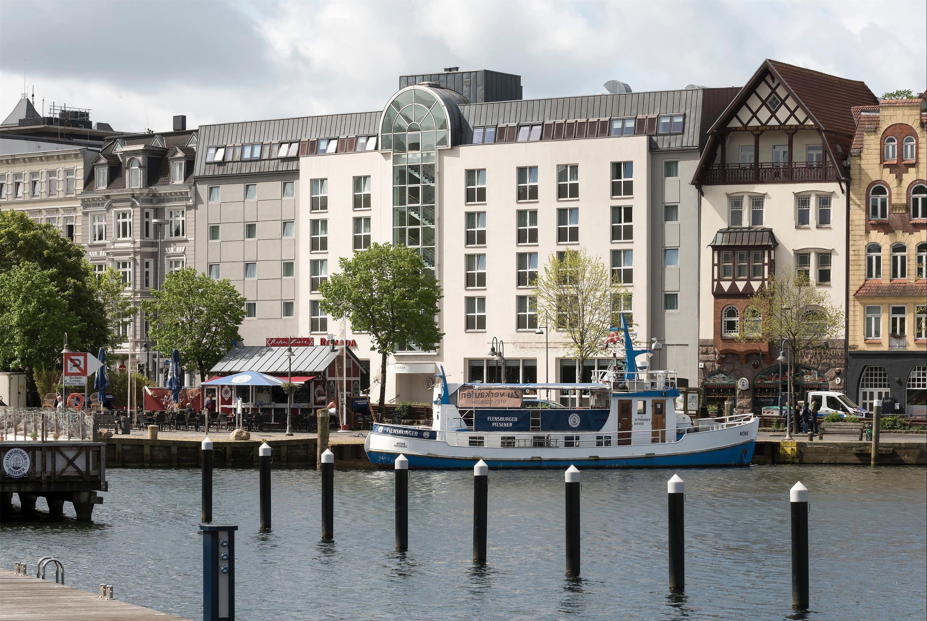 Gebäude