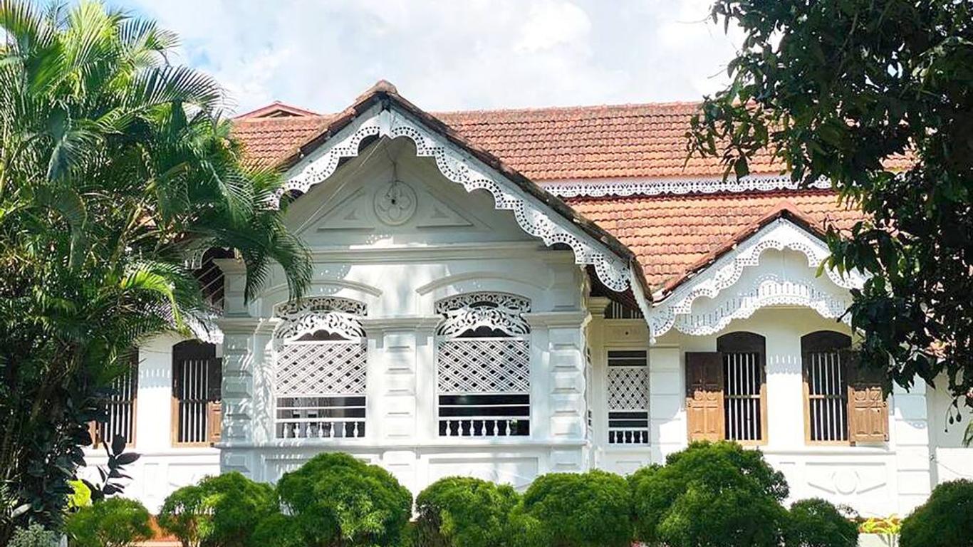 Colonial Bungalow