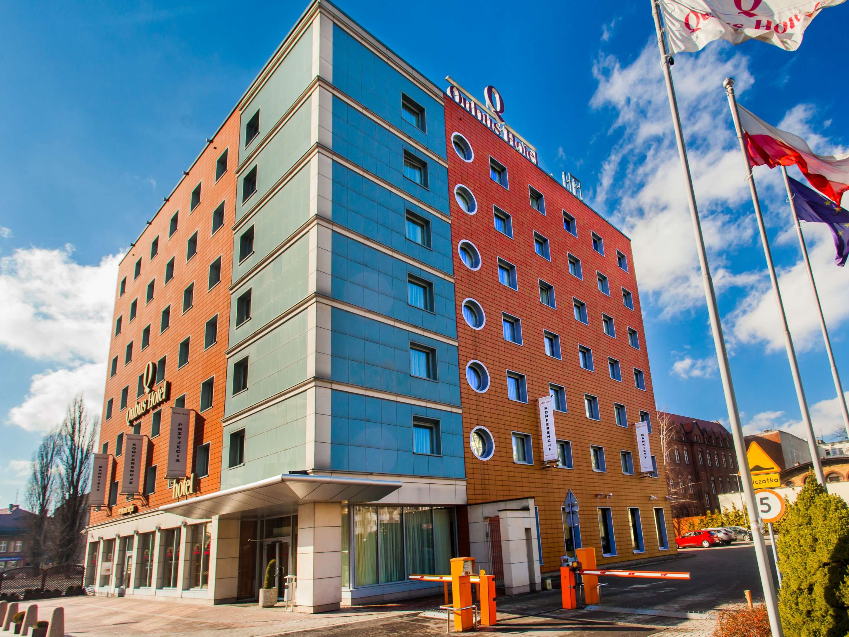 Gebäude