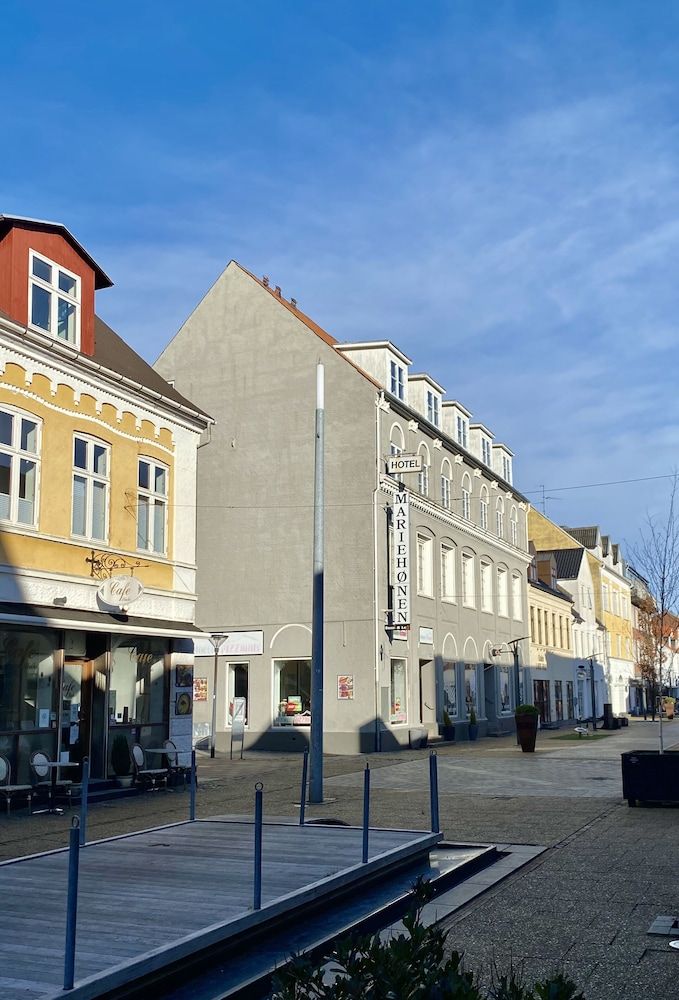 Gebäude
