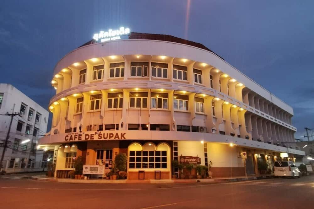 Gebäude