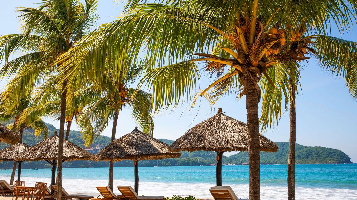 Thompson Zihuatanejo, a Beach Resort