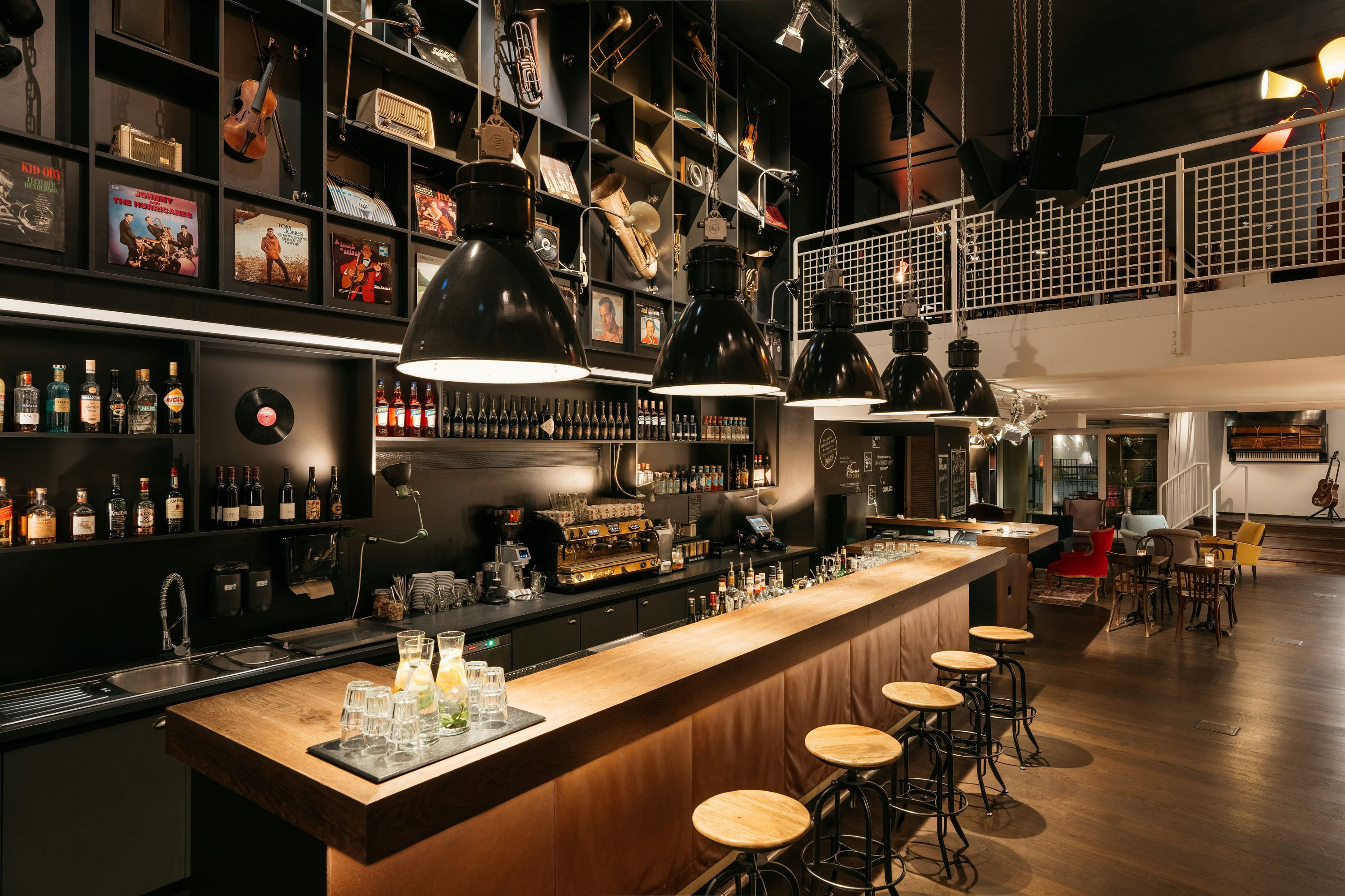 Bar