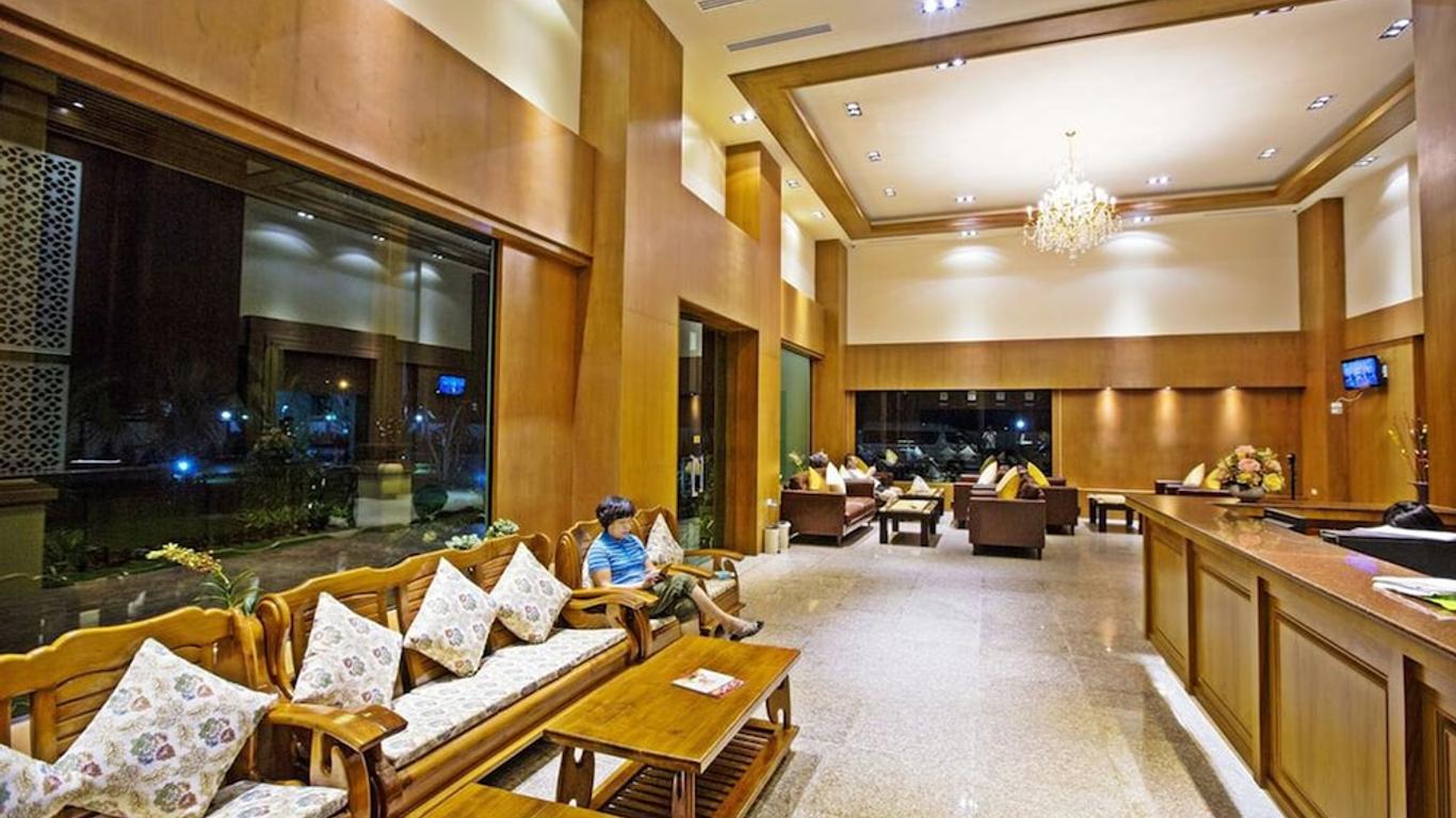 Airport Resort & Spa