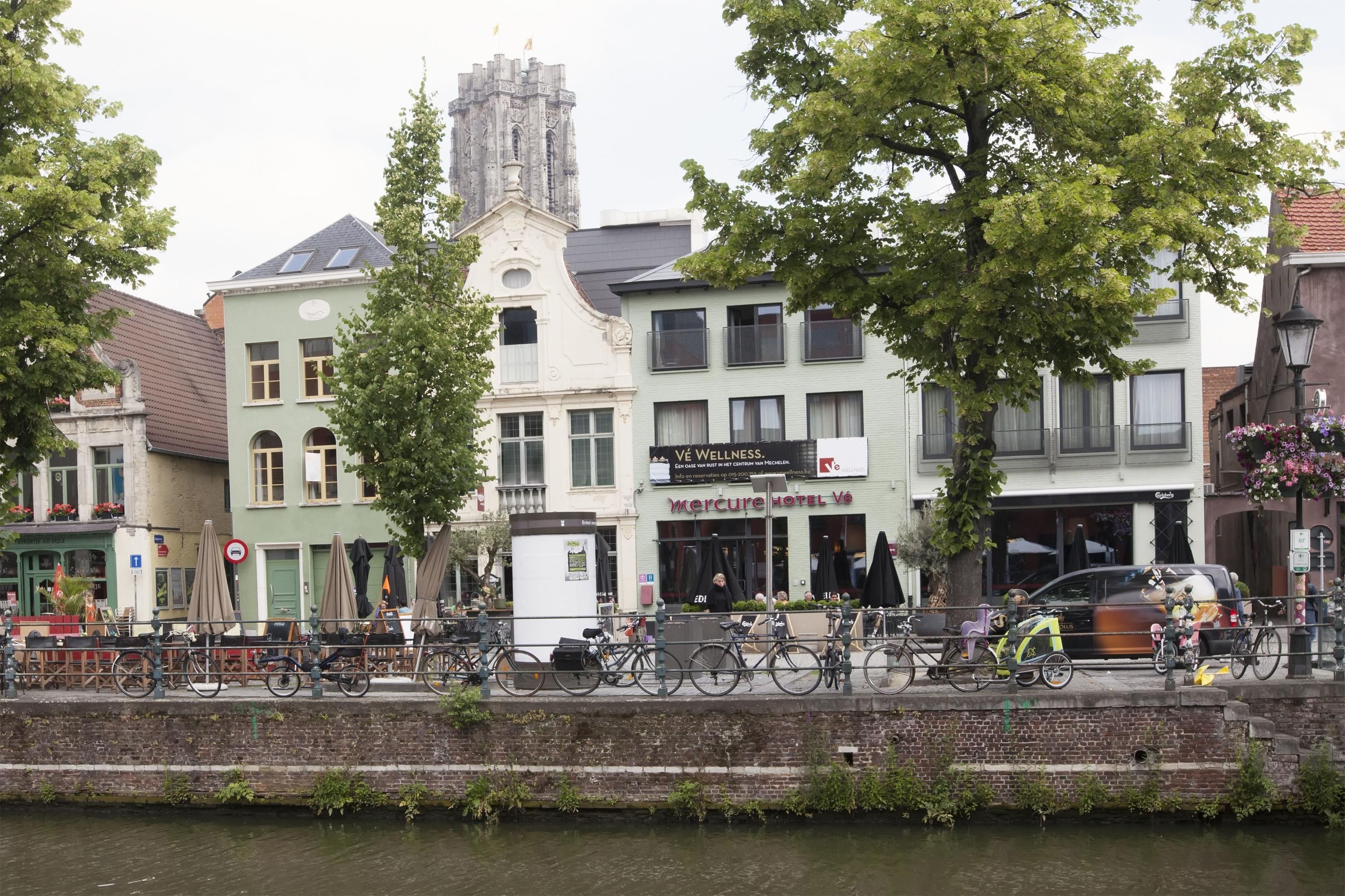 Gebäude