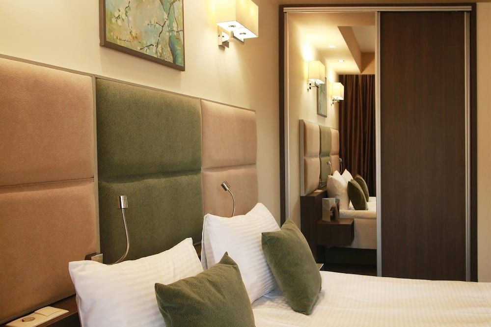 Sonstige