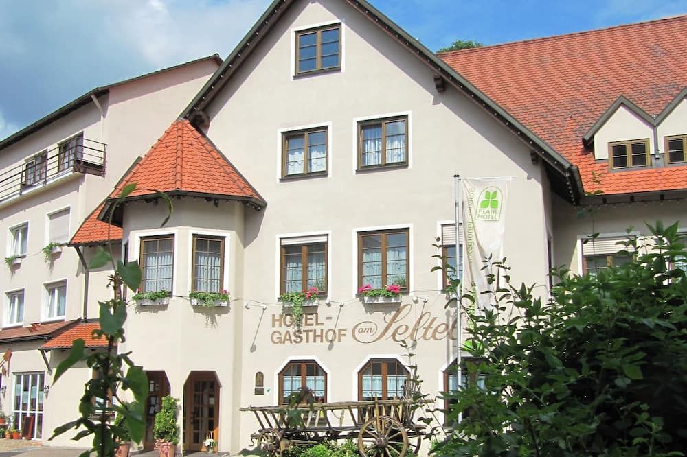 Gebäude