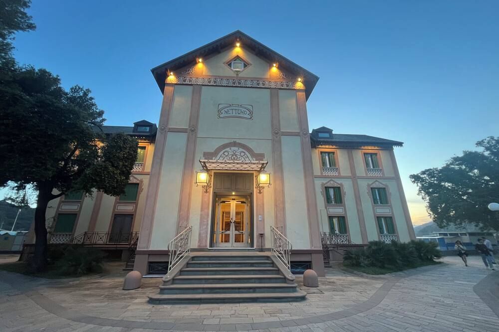 Gebäude